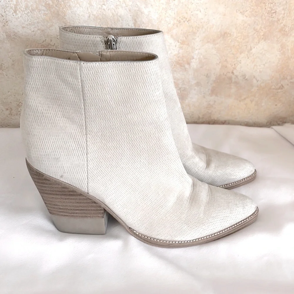 Marc Fisher Cowboy Ankle Boots Leather Creme Size 8 Stacked Heel Cowgirl